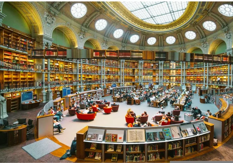 Grande salle de lecture d'une bibliothèque